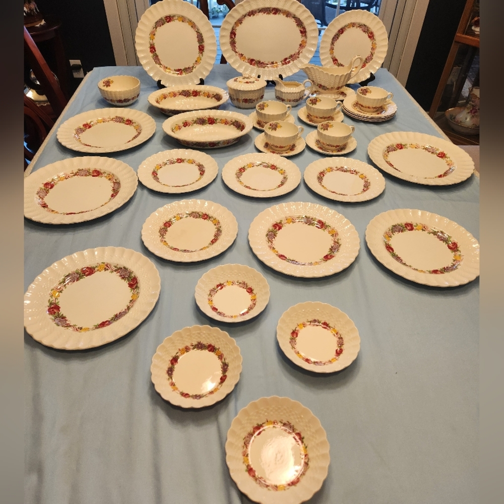 Beautiful Spode Copeland "Rose Briar" Settings For 4 W/ Serving Pieces. England!